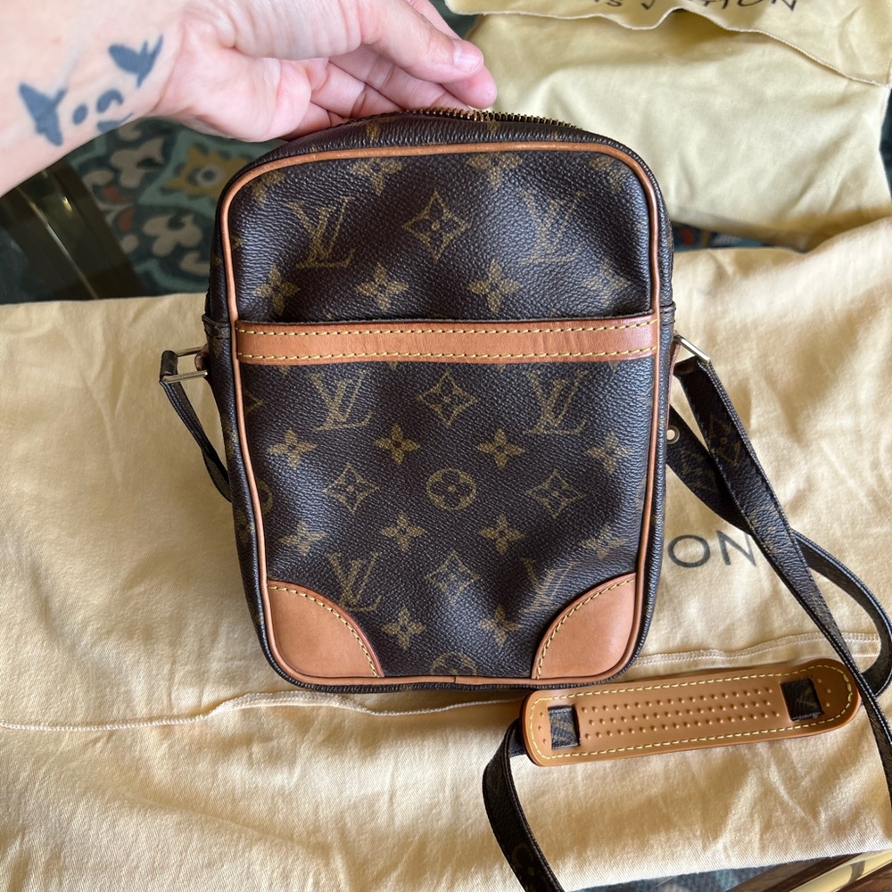 Louis Vuitton Monogram Brown Messenger Bag - Picture 2 of 11